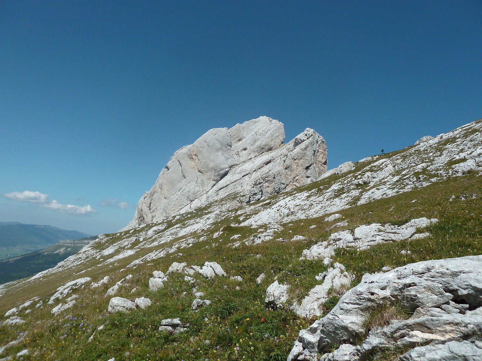 Terrain accidenté et dénivelé du massif du Vercors, spécifique au trail